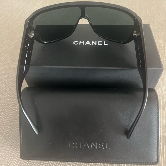 CHANEL Acetate Crystal CC shield sunglasses CH5466B Blk Sheen - Picture 4 of 10